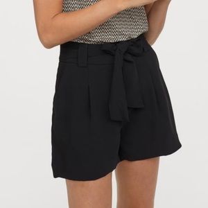 🍁Black Flowy Shorts😍